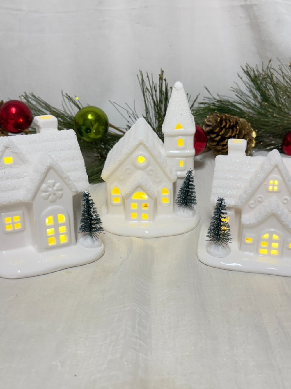 Set of 3 Martha Stewart Ceramic Led Lighted Christmas Village Houses New Box
